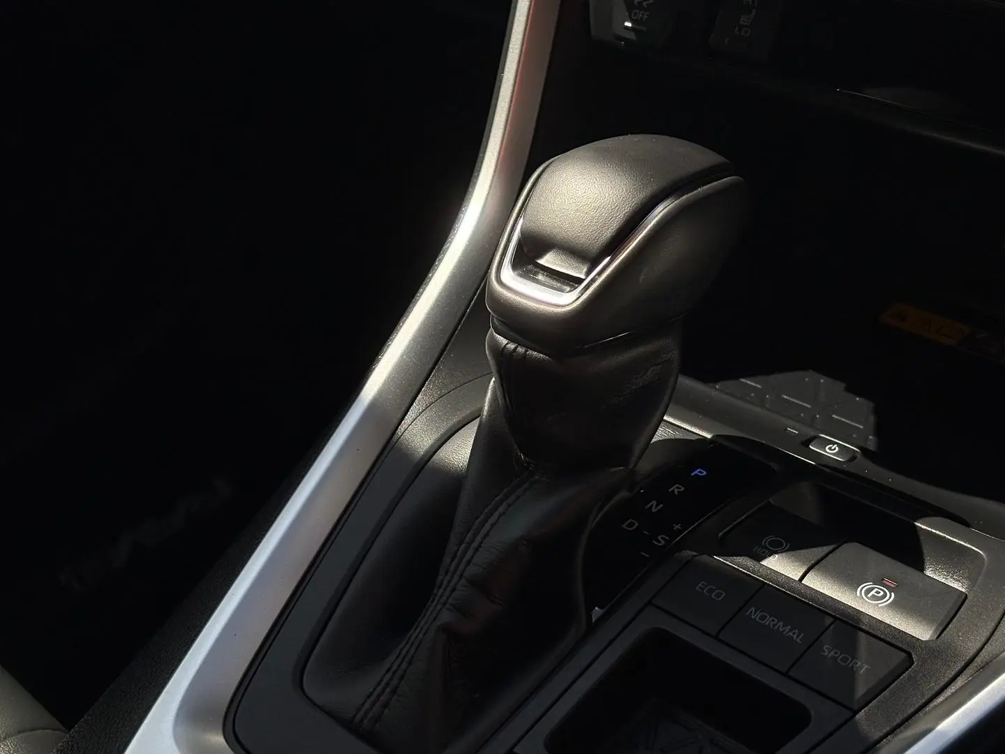 2024 Toyota RAV4 Gallery Image 22