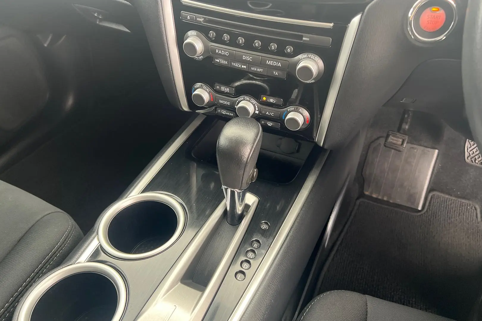2017 Nissan Pathfinder Gallery Image 12