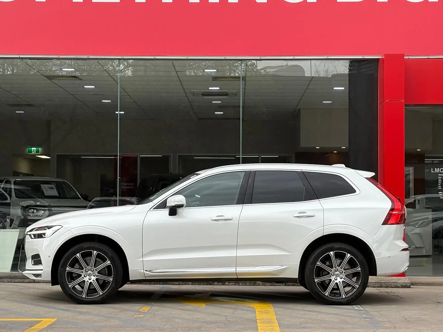 2019 Volvo XC60 Gallery Image 5