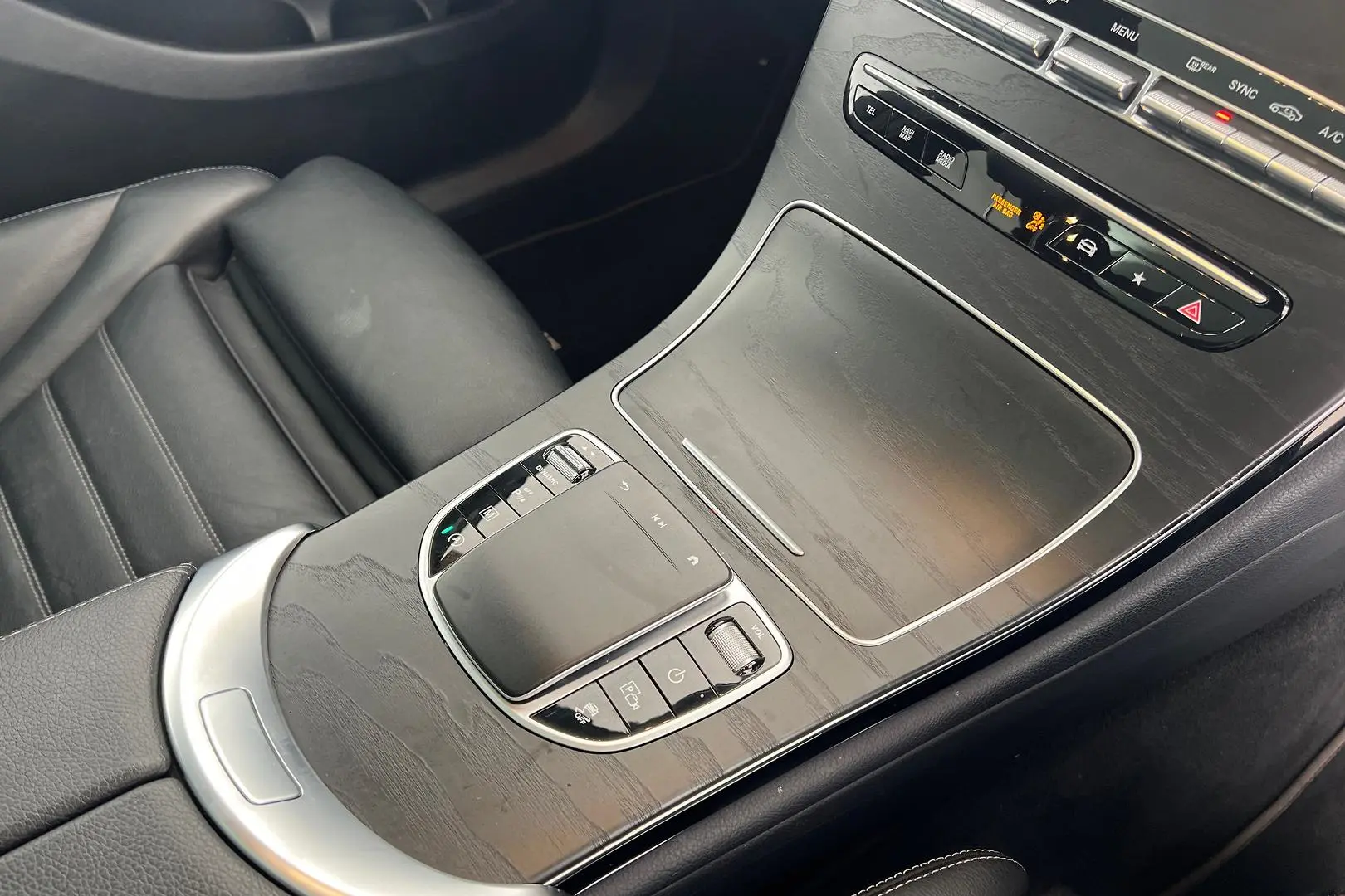 2022 Mercedes-Benz GLC-Class Gallery Image 16