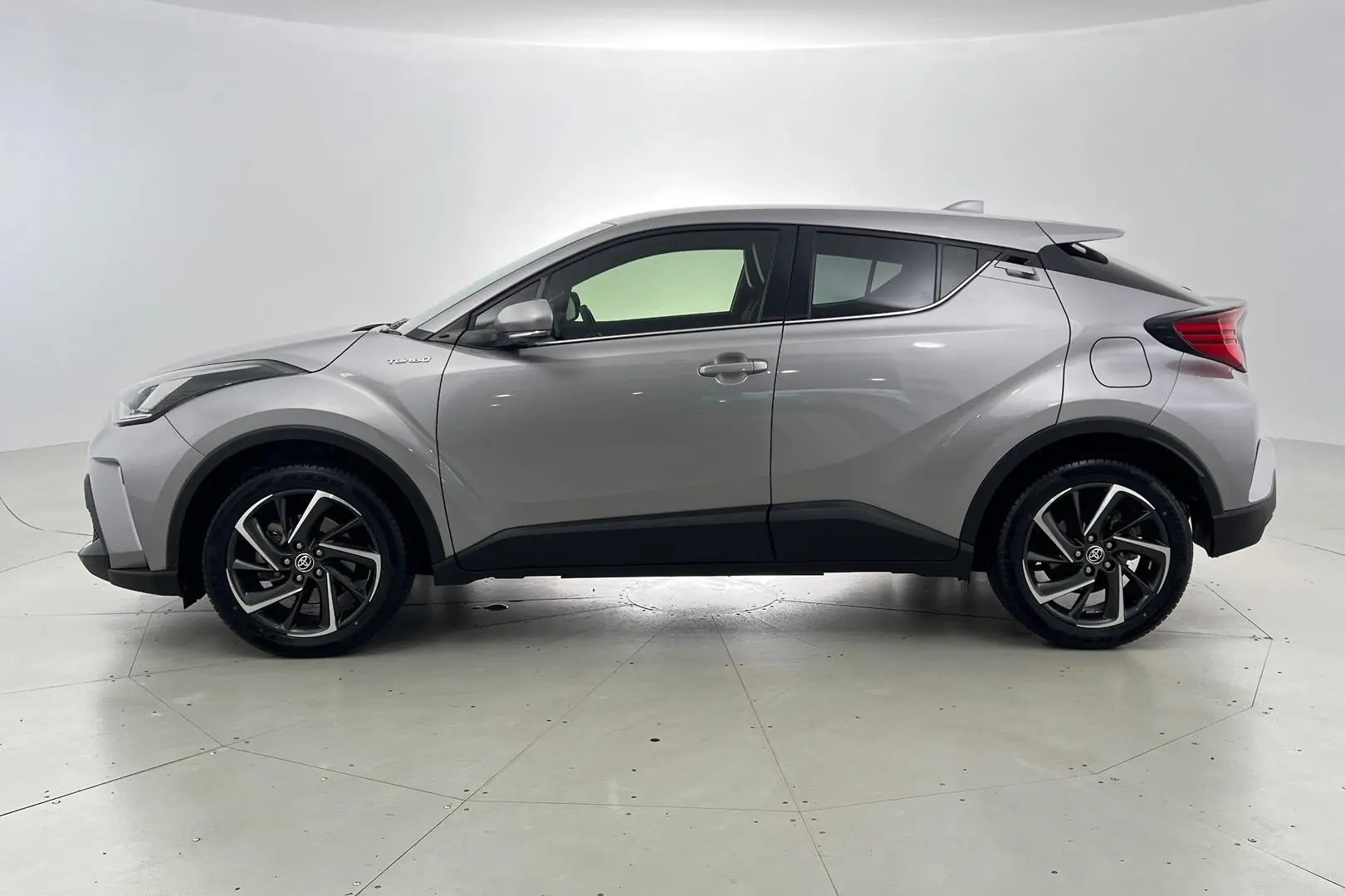 2023 Toyota C-HR Gallery Image 8