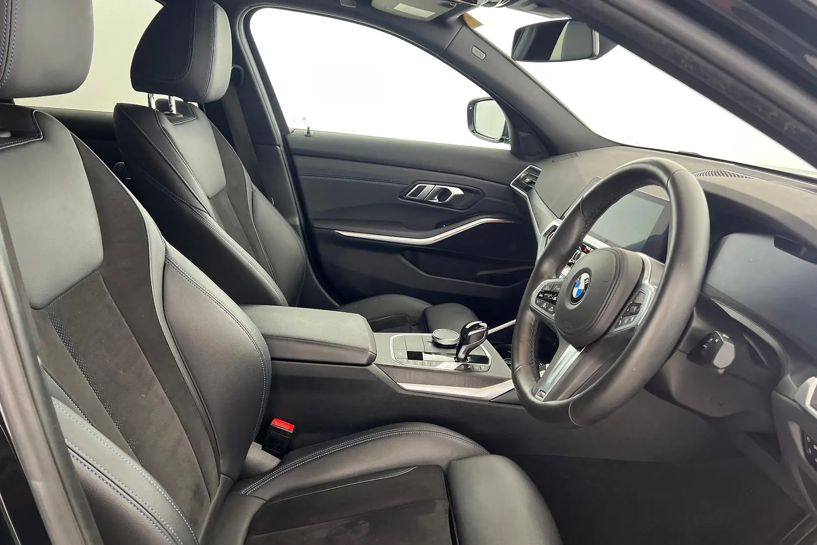 2020 BMW 3 Series Gallery Image 11