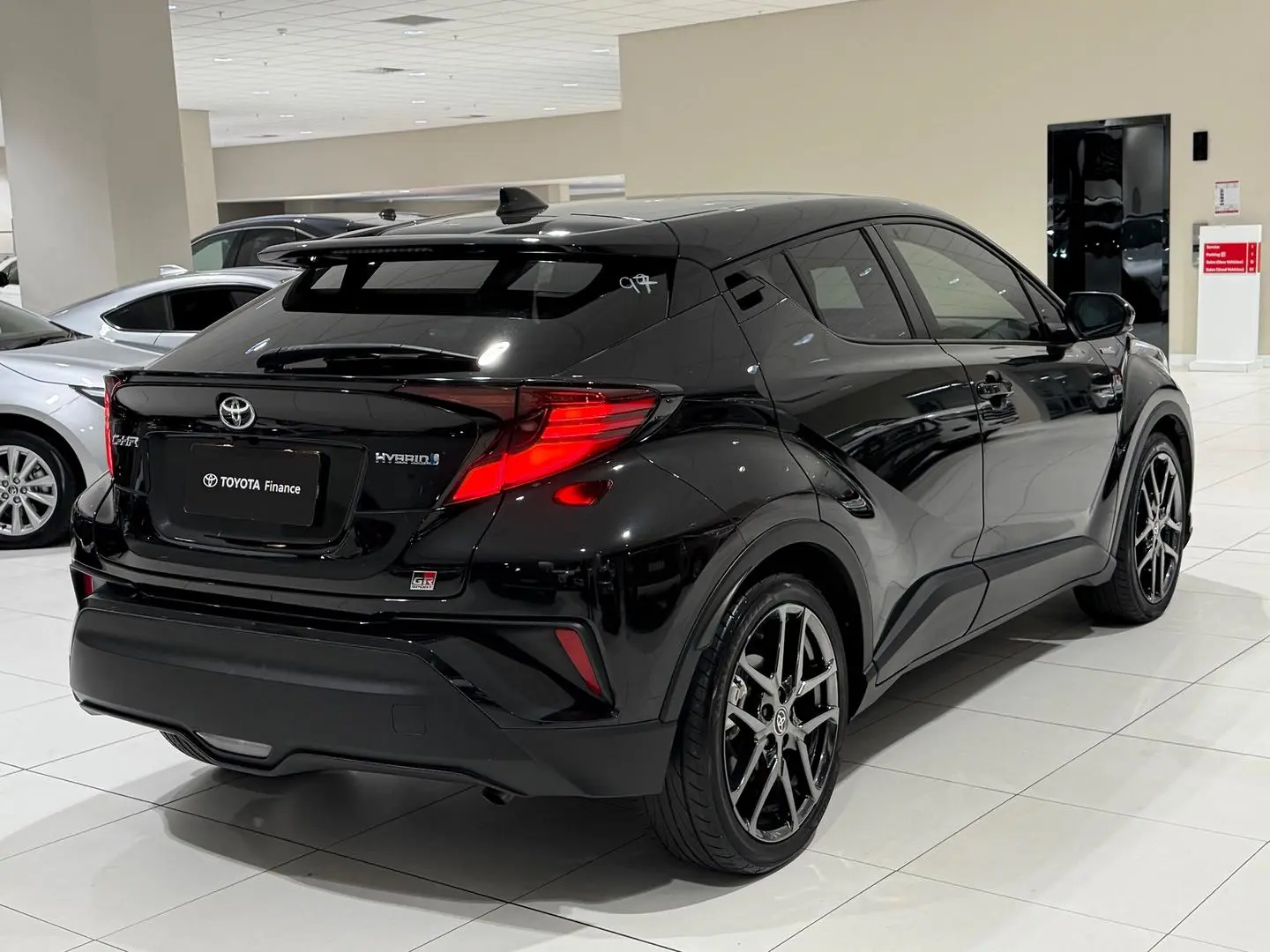 2021 Toyota C-HR Gallery Image 10