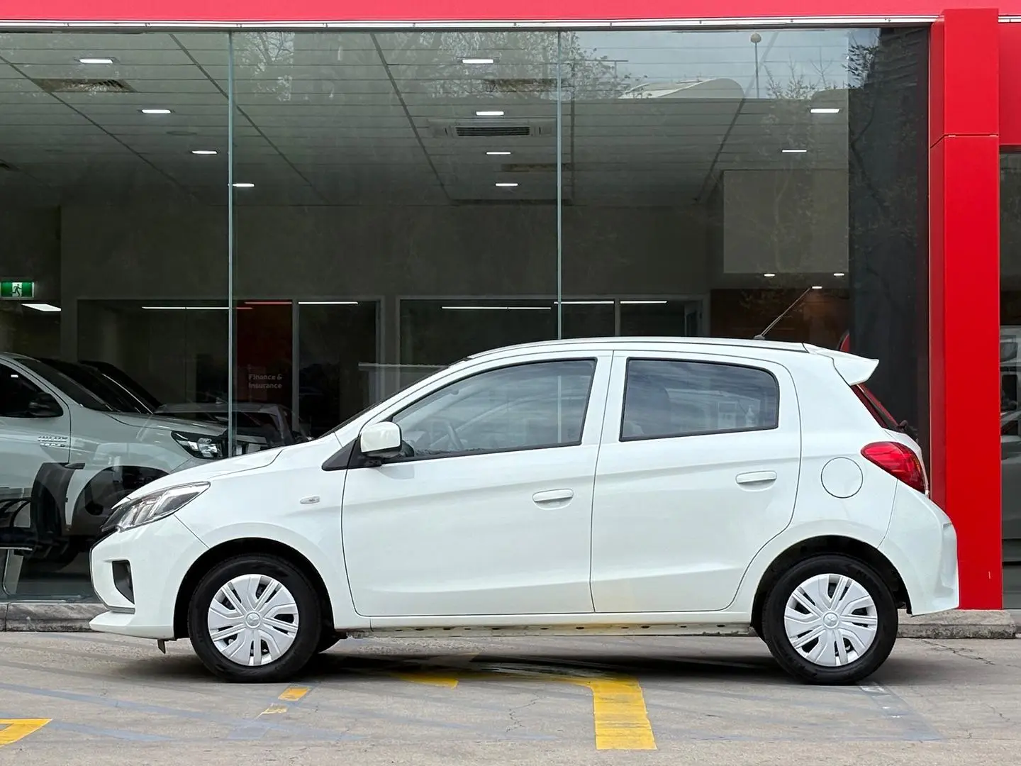 2020 Mitsubishi Mirage Gallery Image 5