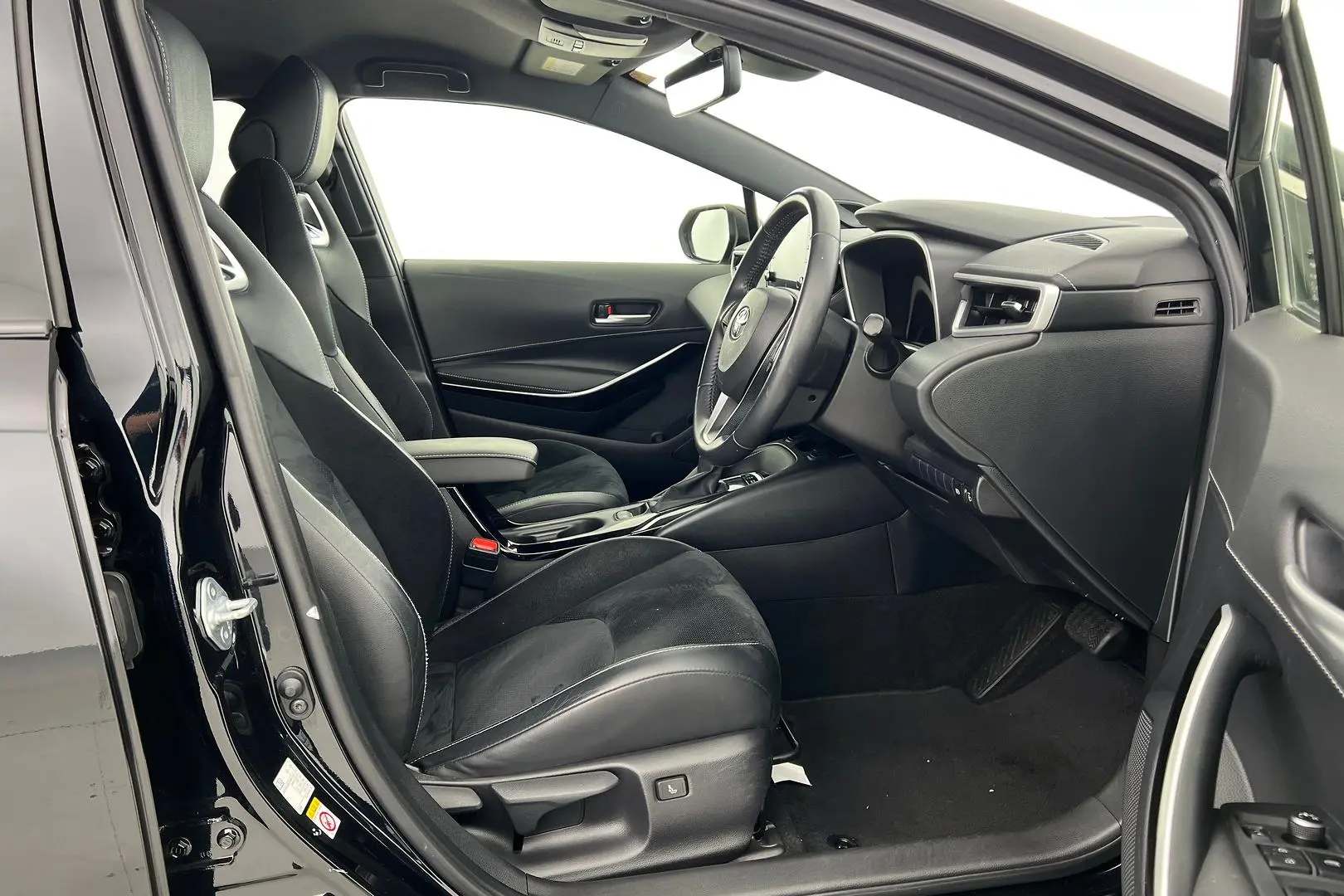 2019 Toyota Corolla Gallery Image 11