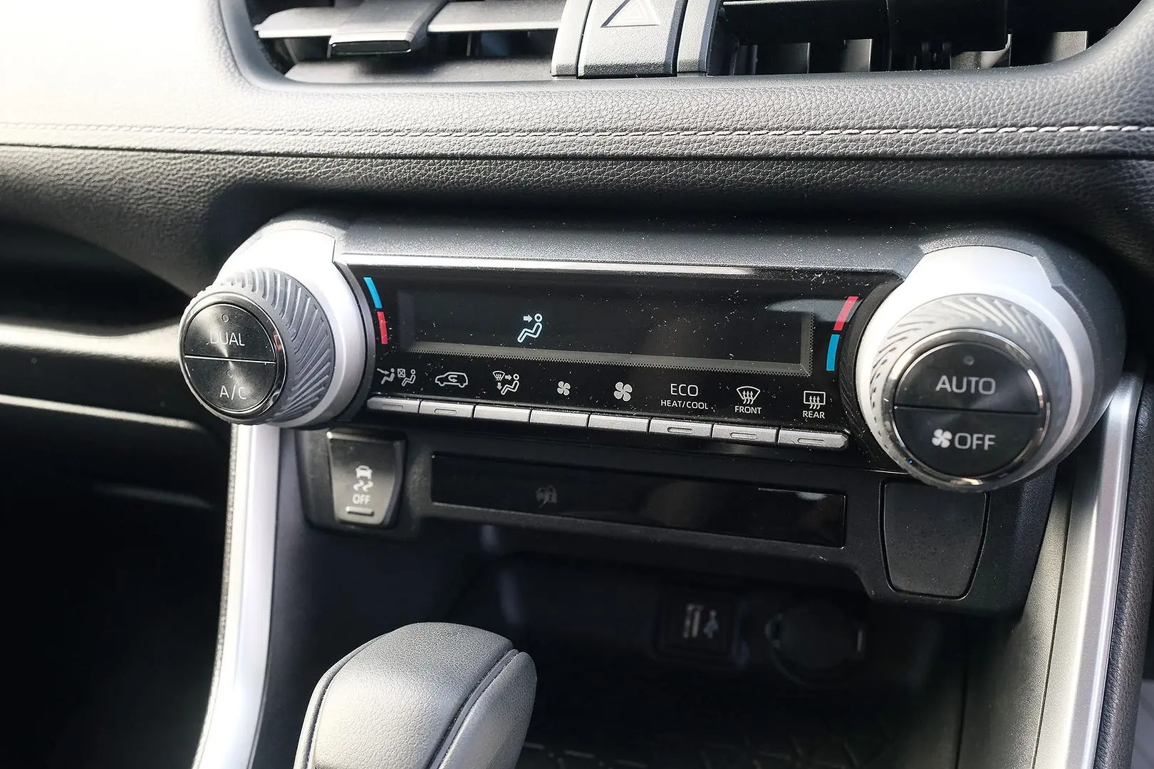 2024 Toyota RAV4 Gallery Image 19