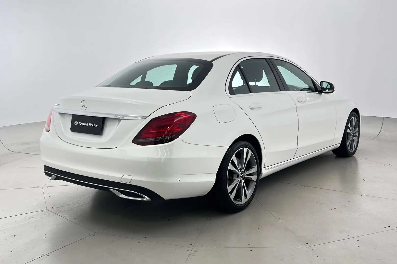 2020 Mercedes-Benz C-Class Gallery Image 4