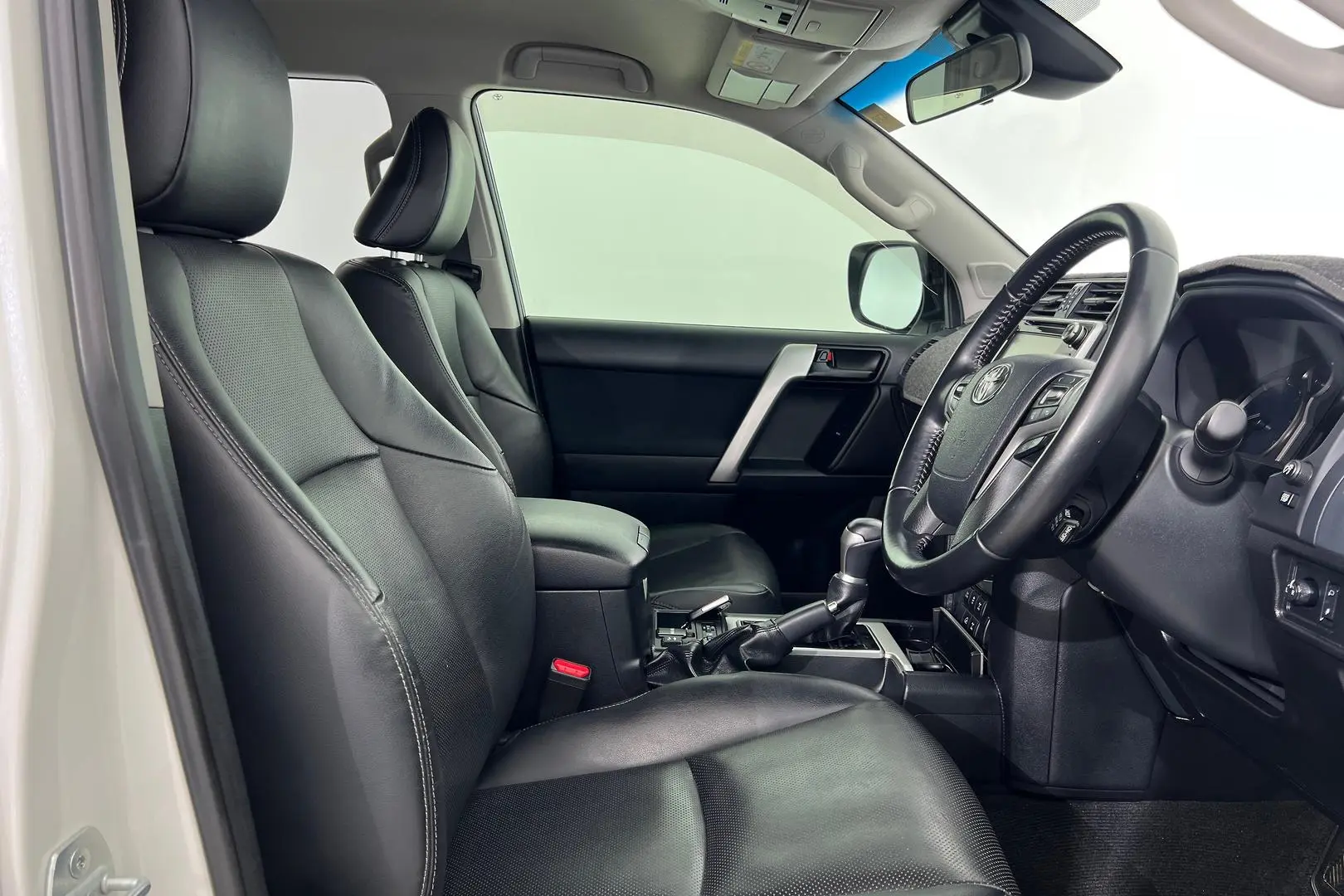 2019 Toyota Landcruiser Prado Gallery Image 11