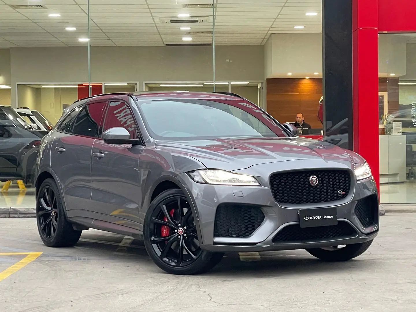 2020 Jaguar F-PACE Gallery Image 1