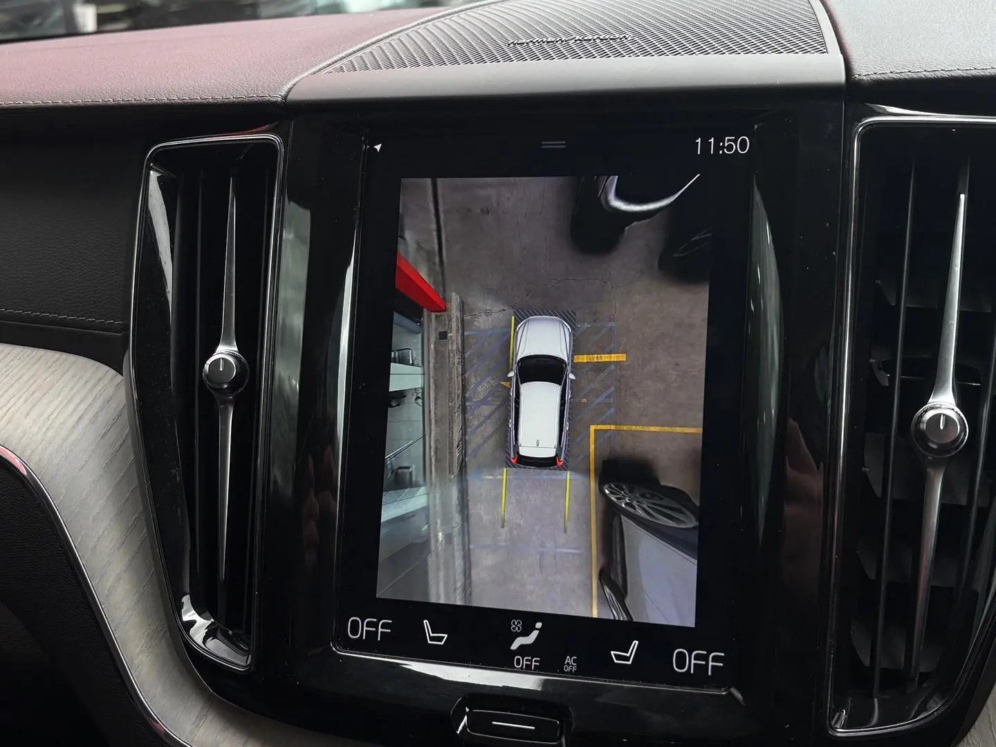 2019 Volvo XC60 Gallery Image 15