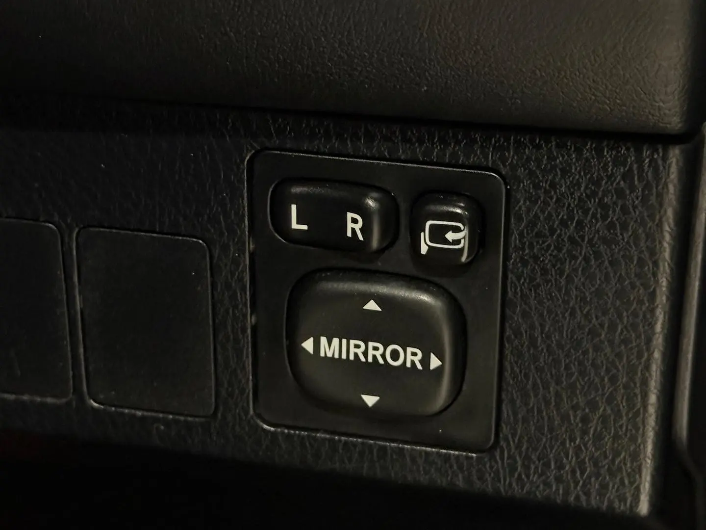 2016 Toyota RAV4 Gallery Image 26