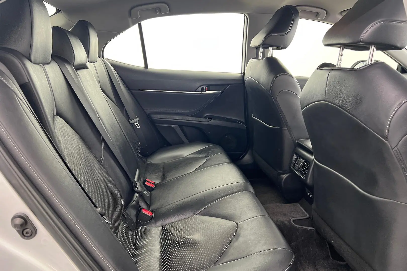 2018 Toyota Camry Gallery Image 18