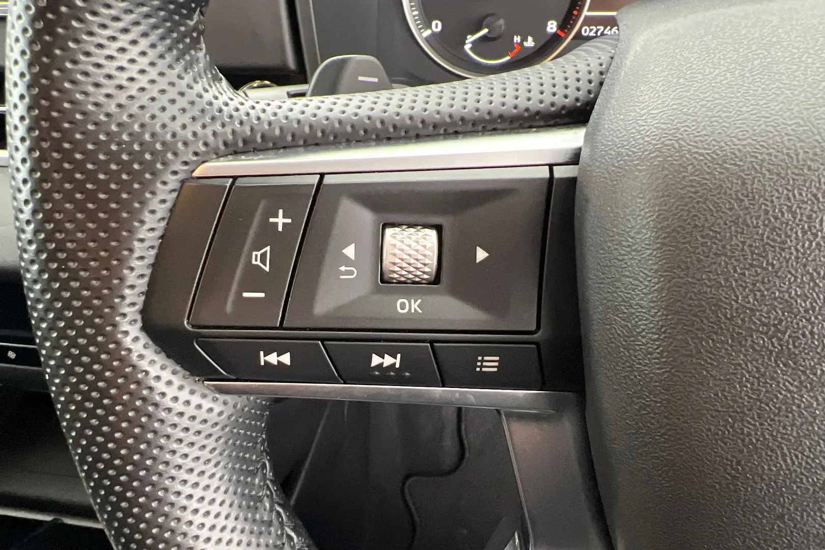 2022 Mitsubishi Outlander Gallery Image 16