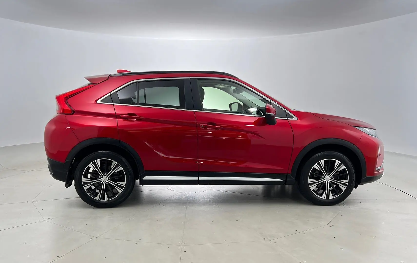 2018 Mitsubishi Eclipse Cross Image 2