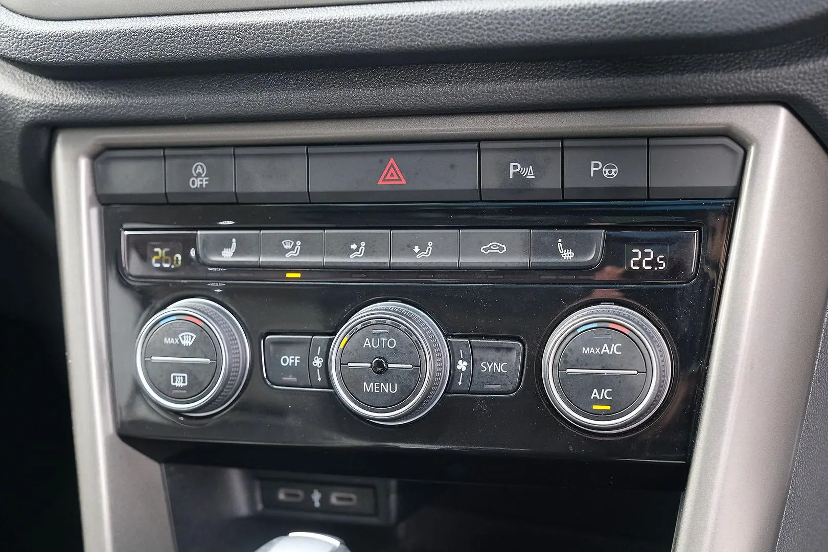 2021 Volkswagen T-Roc Gallery Image 20