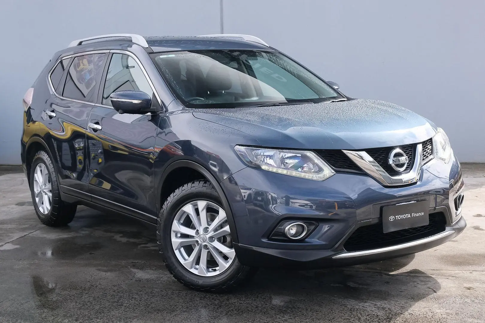 2015 Nissan X-TRAIL Gallery Image 1