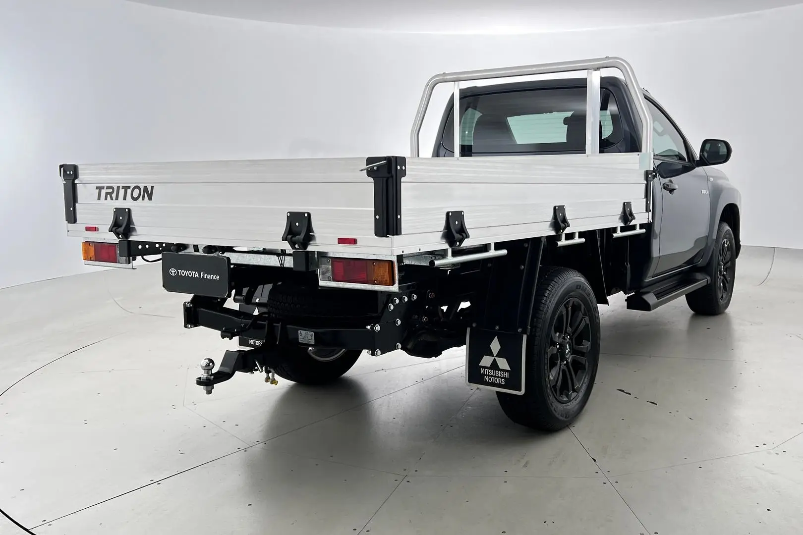 2023 Mitsubishi Triton Gallery Image 5