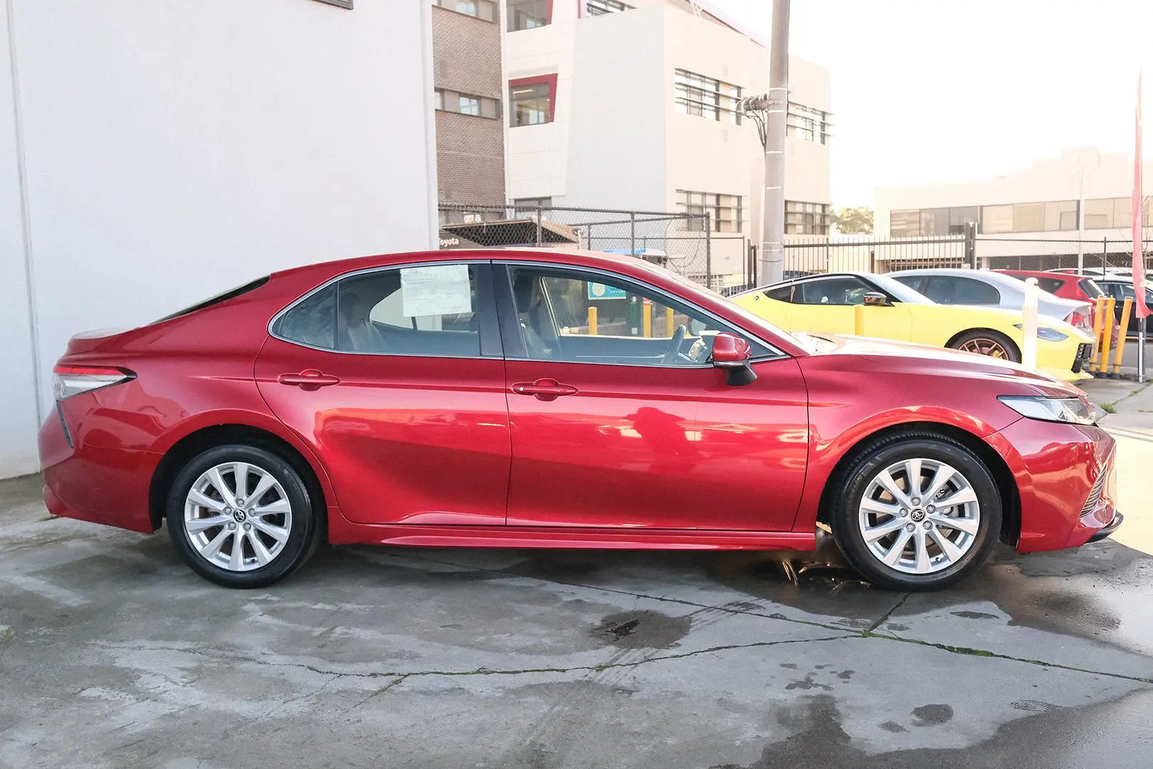 2018 Toyota Camry Gallery Image 5