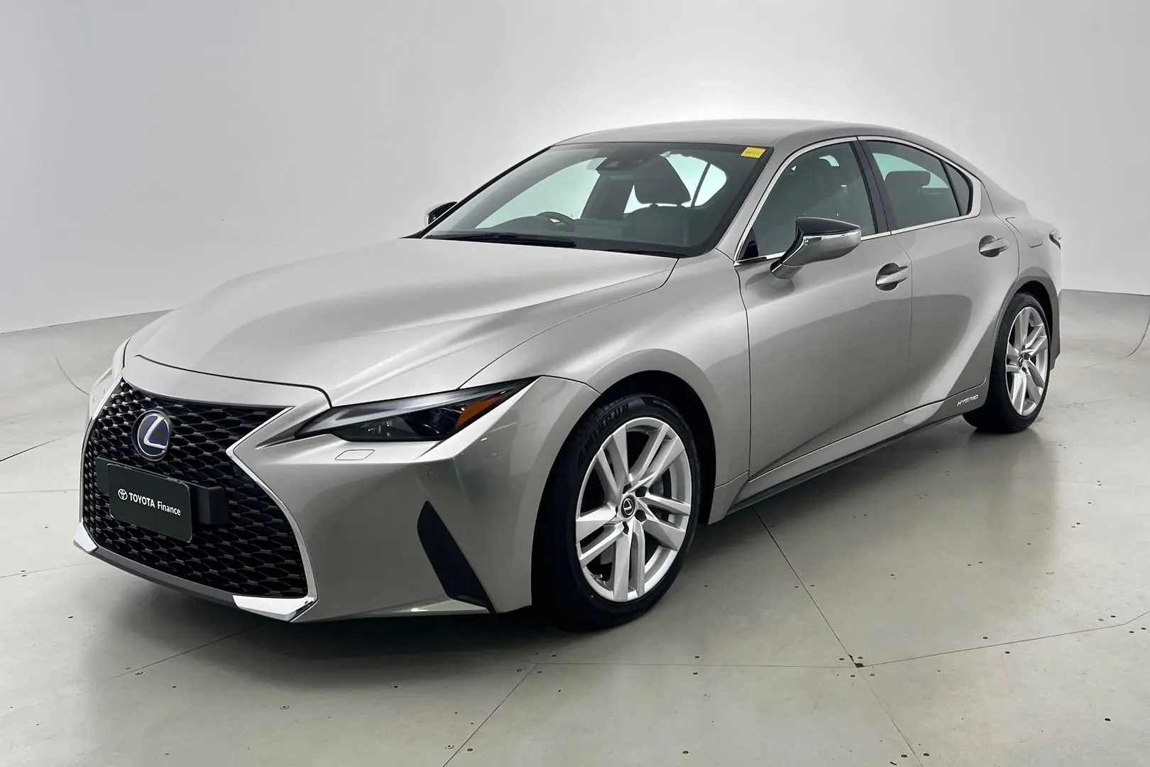 2020 Lexus IS Gallery Image 9
