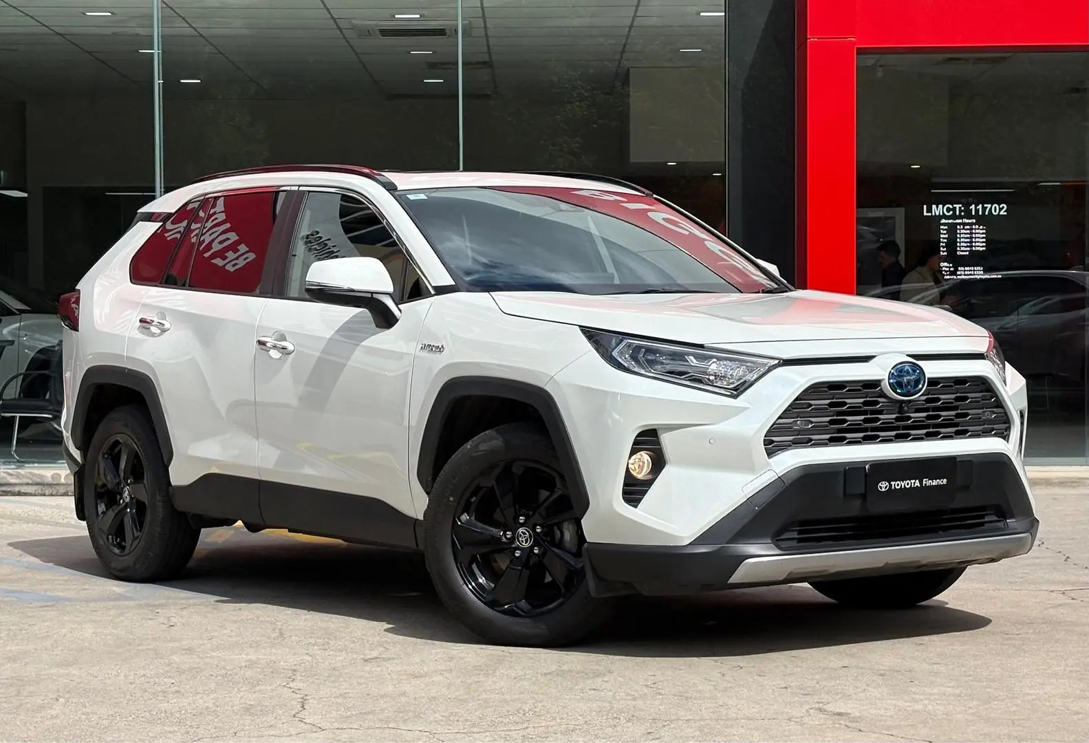 2019 Toyota RAV4 Gallery Image 1
