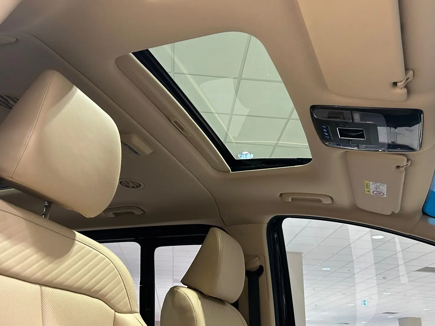 2021 Hyundai STARIA Gallery Image 15