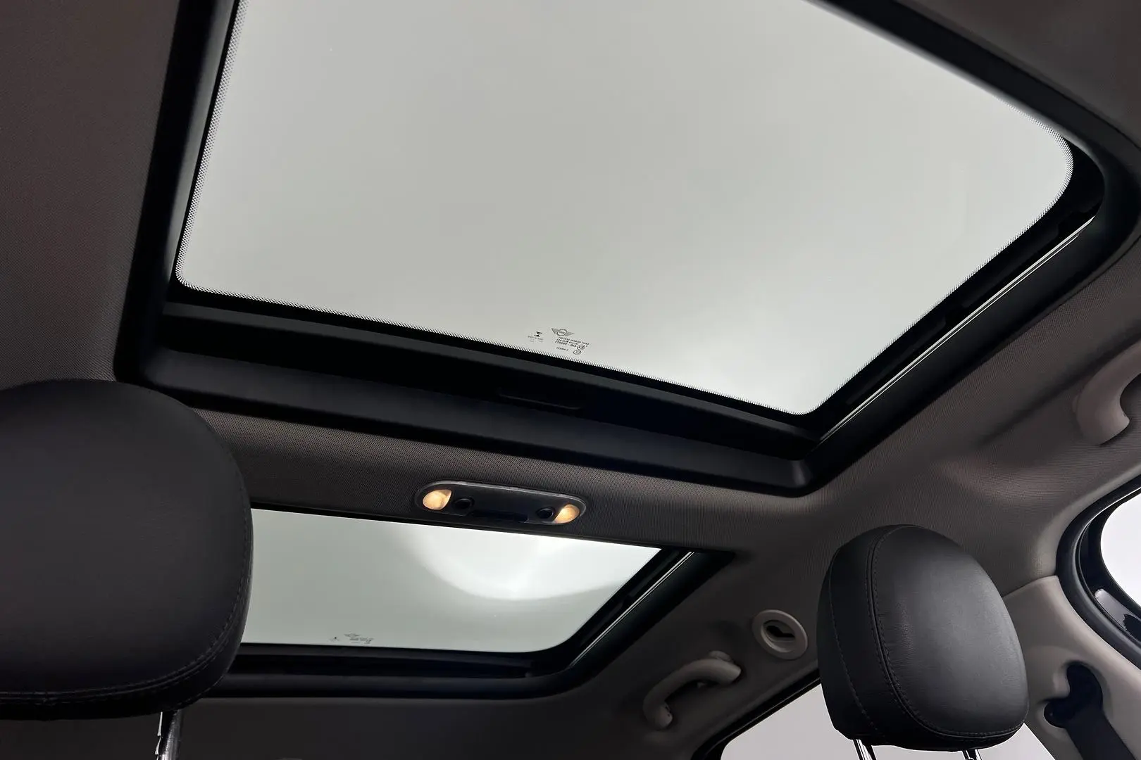 2017 MINI Countryman Gallery Image 3