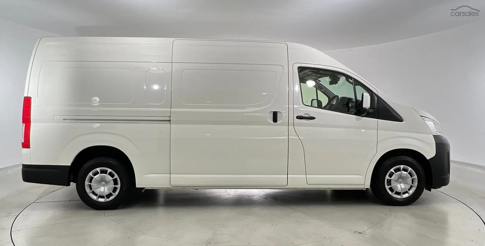 2023 Toyota Hiace Image 2