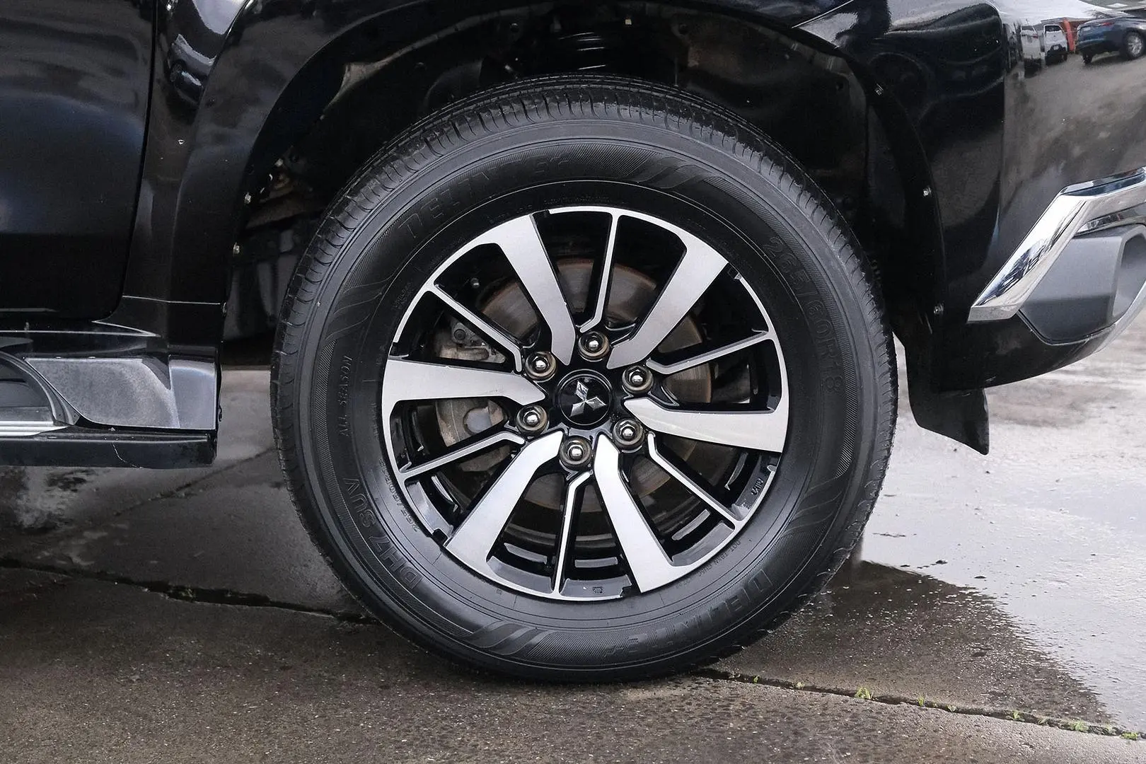 2018 Mitsubishi Pajero Sport Gallery Image 6