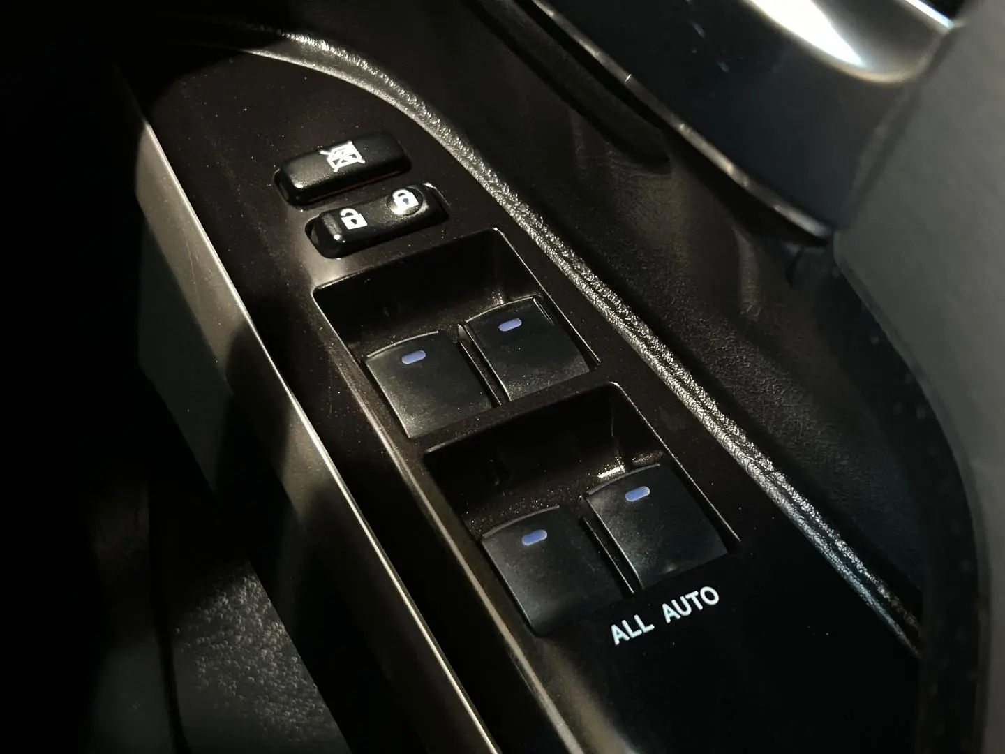 2021 Toyota Landcruiser Gallery Image 25