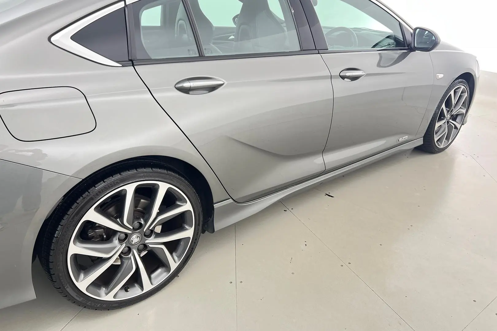 2018 Holden Commodore Gallery Image 5