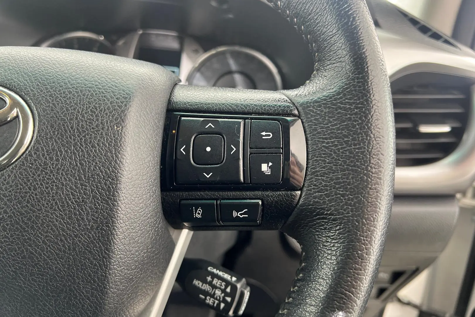 2022 Toyota Hilux Gallery Image 16