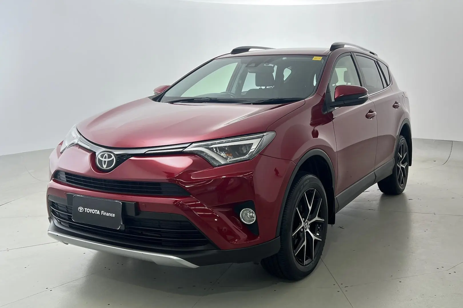 2018 Toyota RAV4 Gallery Image 9