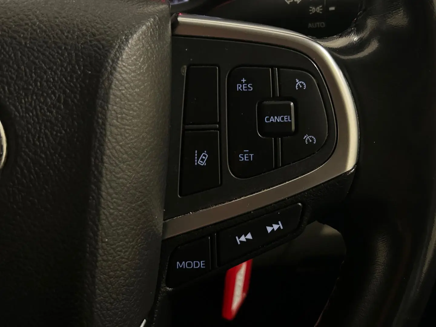 2021 Toyota Hiace Gallery Image 21