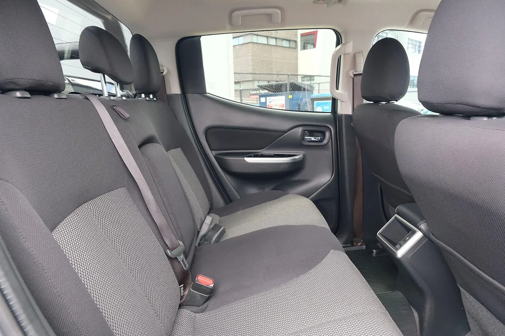 2022 Mitsubishi Triton Gallery Image 12