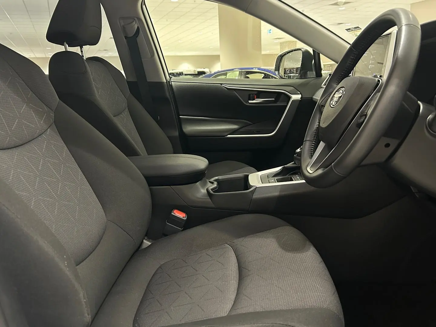 2024 Toyota RAV4 Gallery Image 12