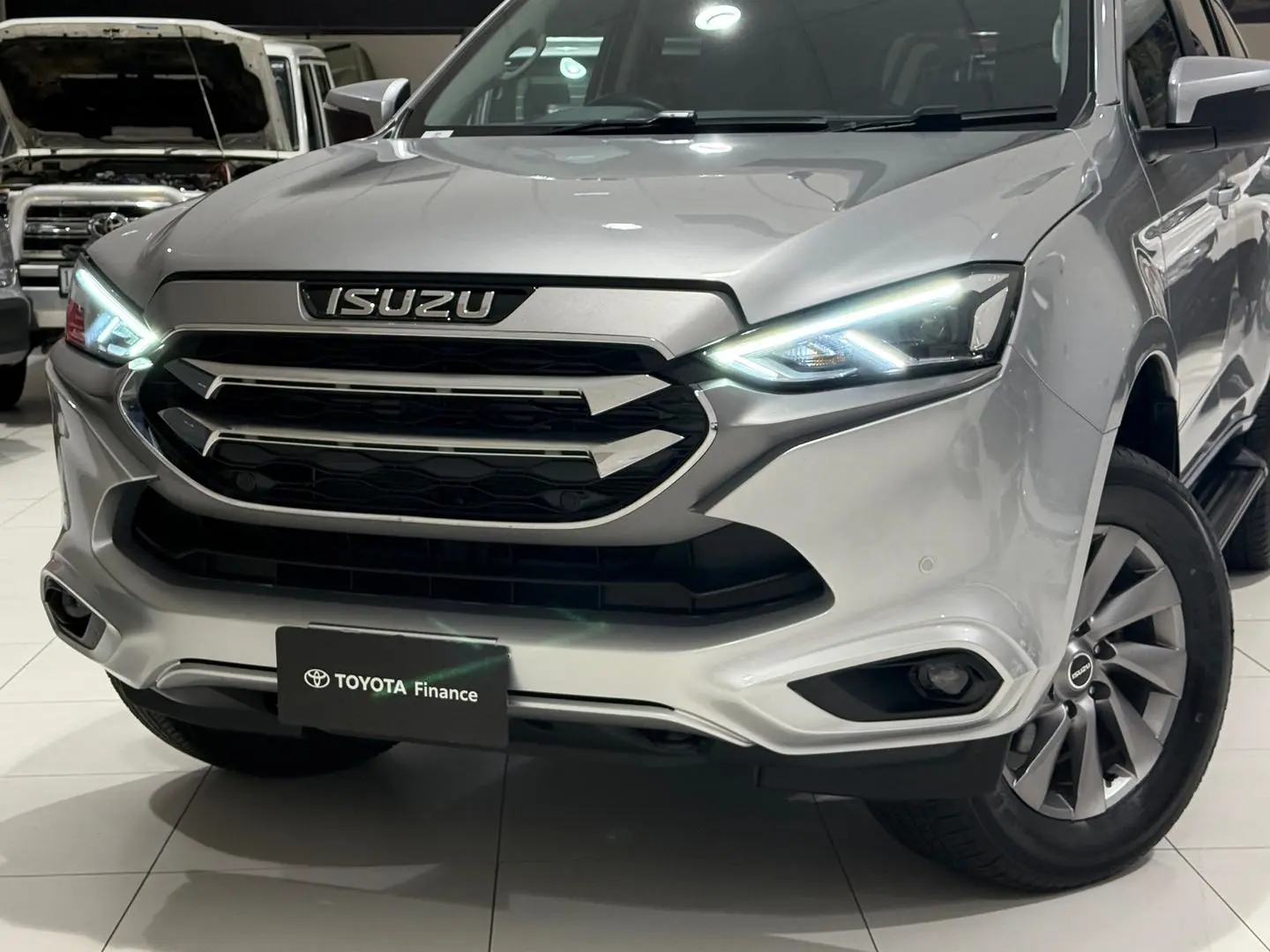 2022 Isuzu Mu-X Gallery Image 7