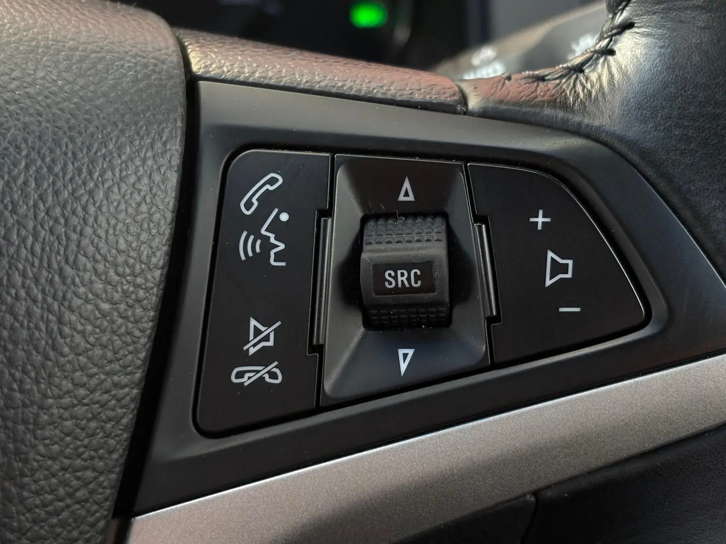 2017 Holden Captiva Gallery Image 21