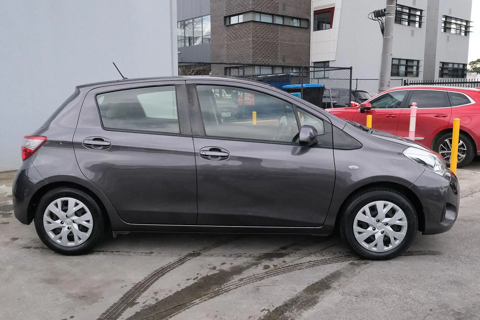 2019 Toyota Yaris Gallery Image 5