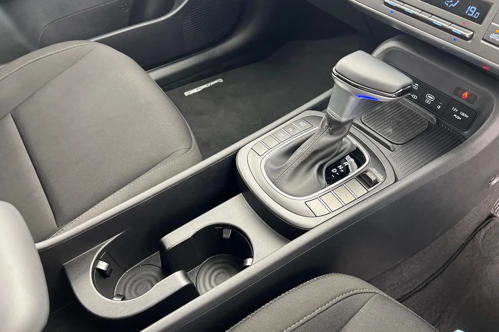 2024 Hyundai Kona Gallery Image 10