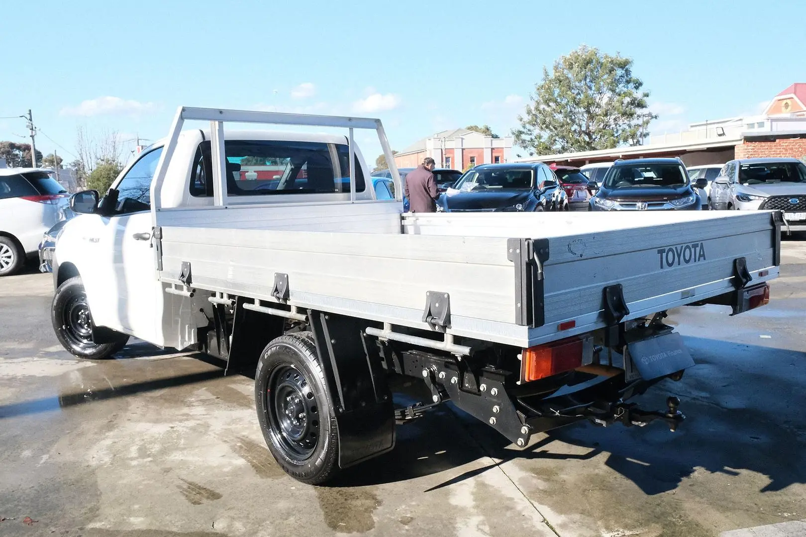 2020 Toyota Hilux Gallery Image 2