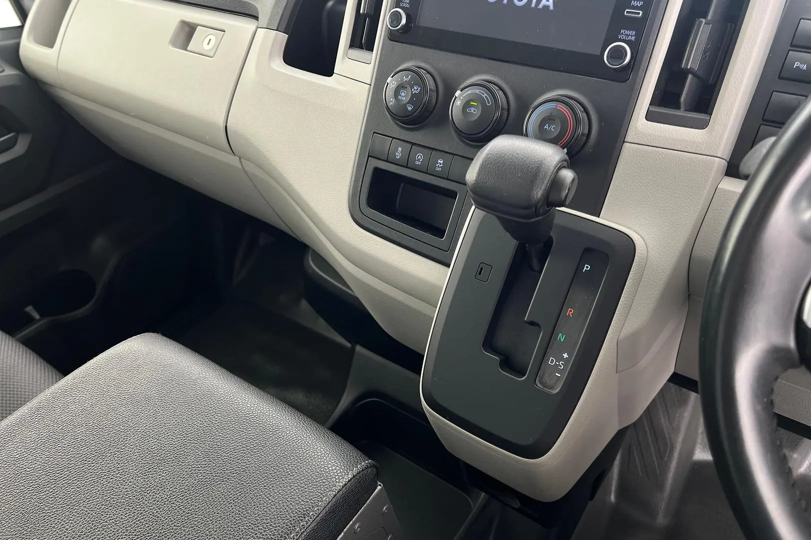 2021 Toyota Hiace Gallery Image 15
