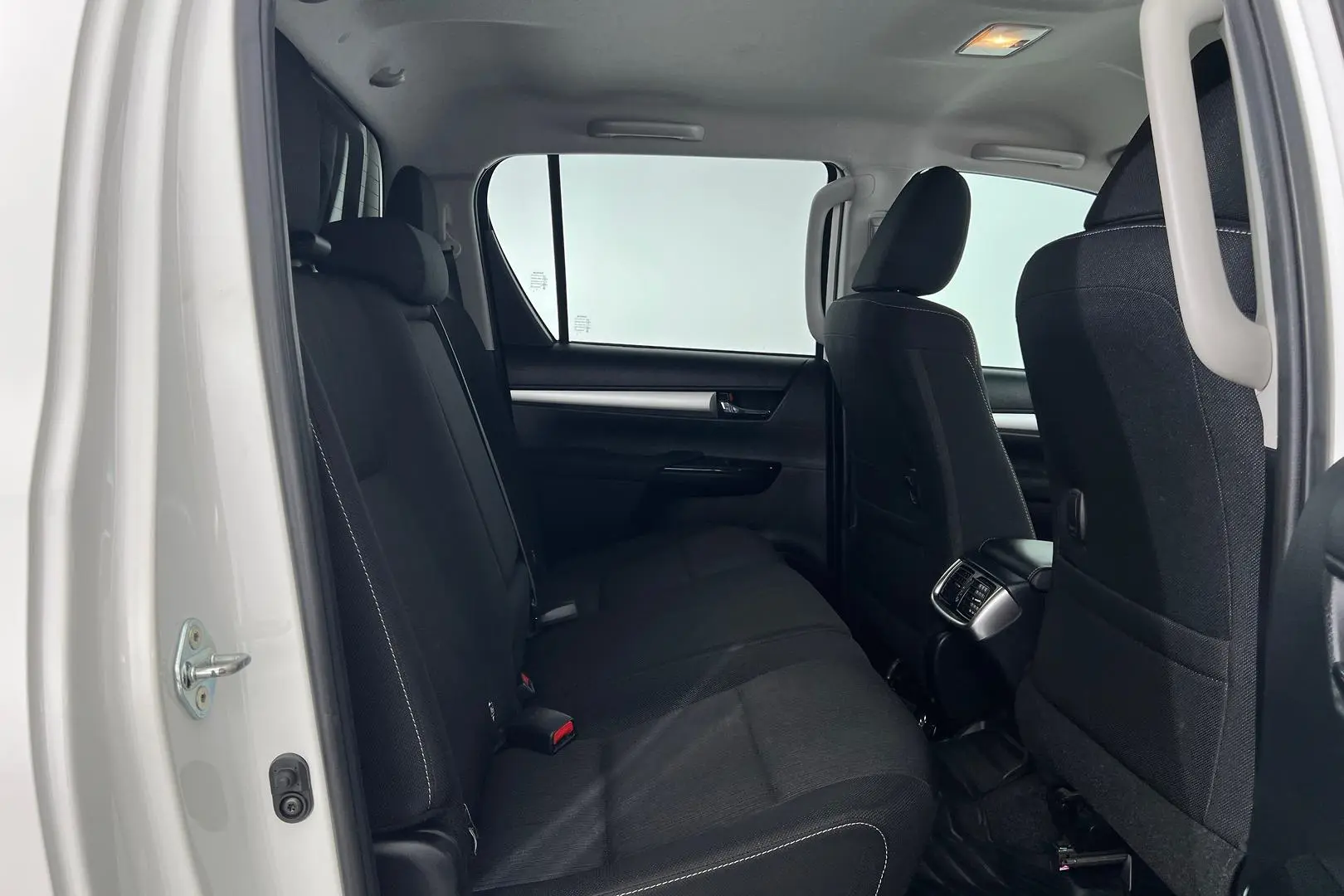 2022 Toyota Hilux Gallery Image 15
