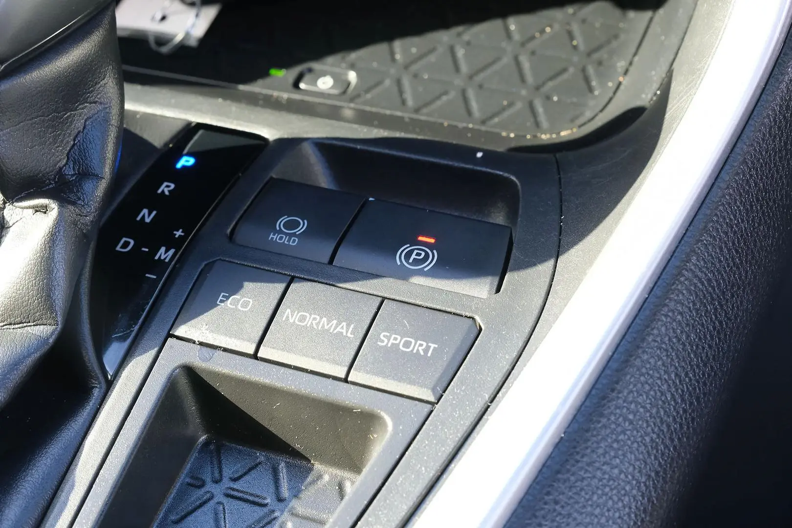 2020 Toyota RAV4 Gallery Image 19