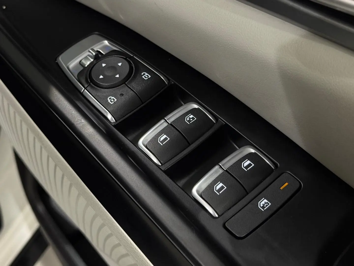 2022 Kia Carnival Gallery Image 17