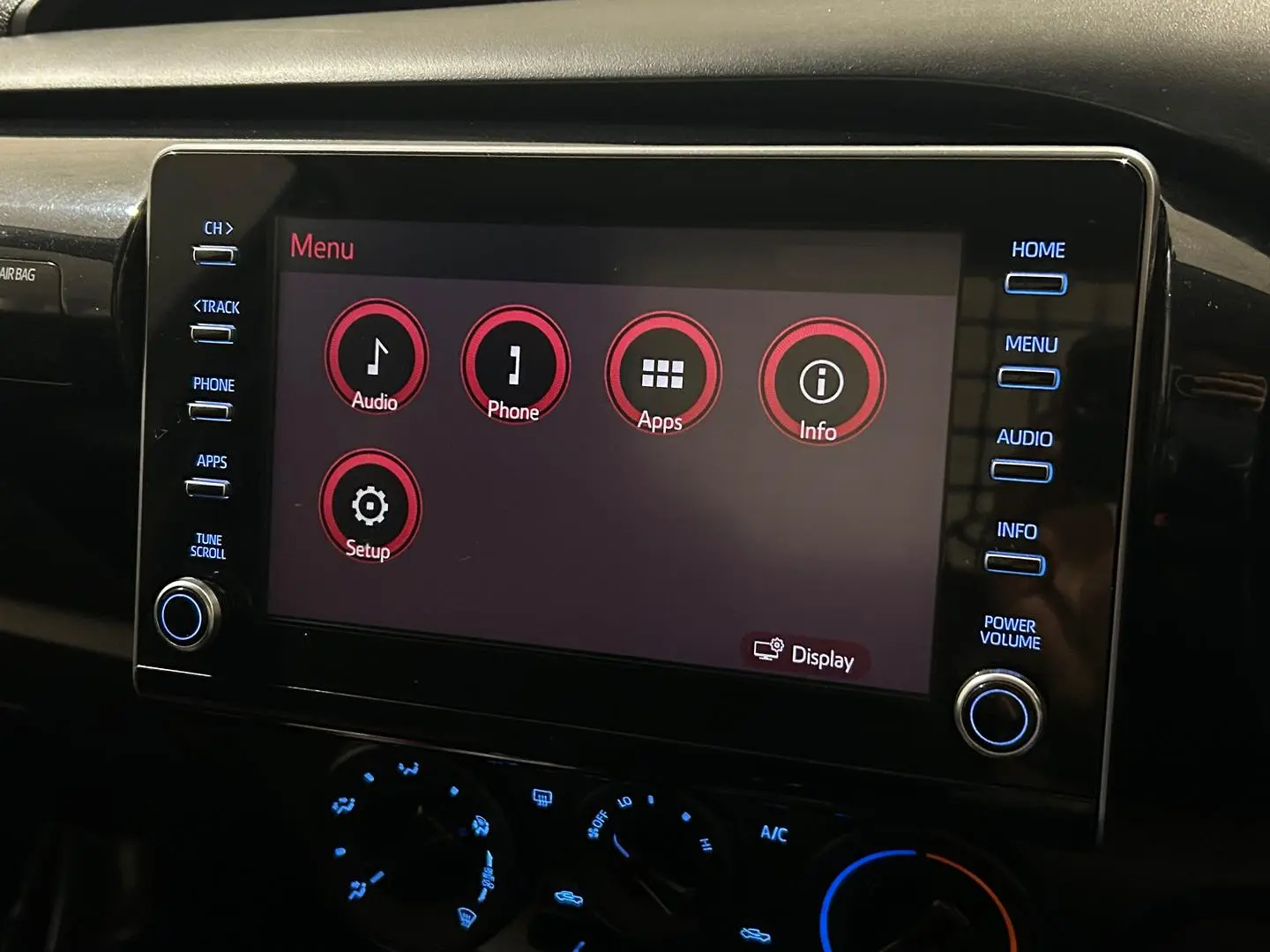 2020 Toyota Hilux Gallery Image 14