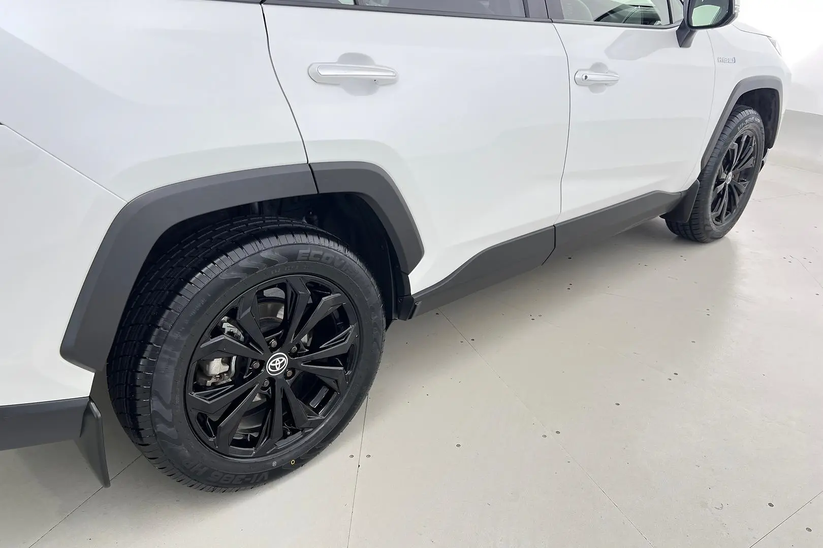 2024 Toyota RAV4 Gallery Image 10