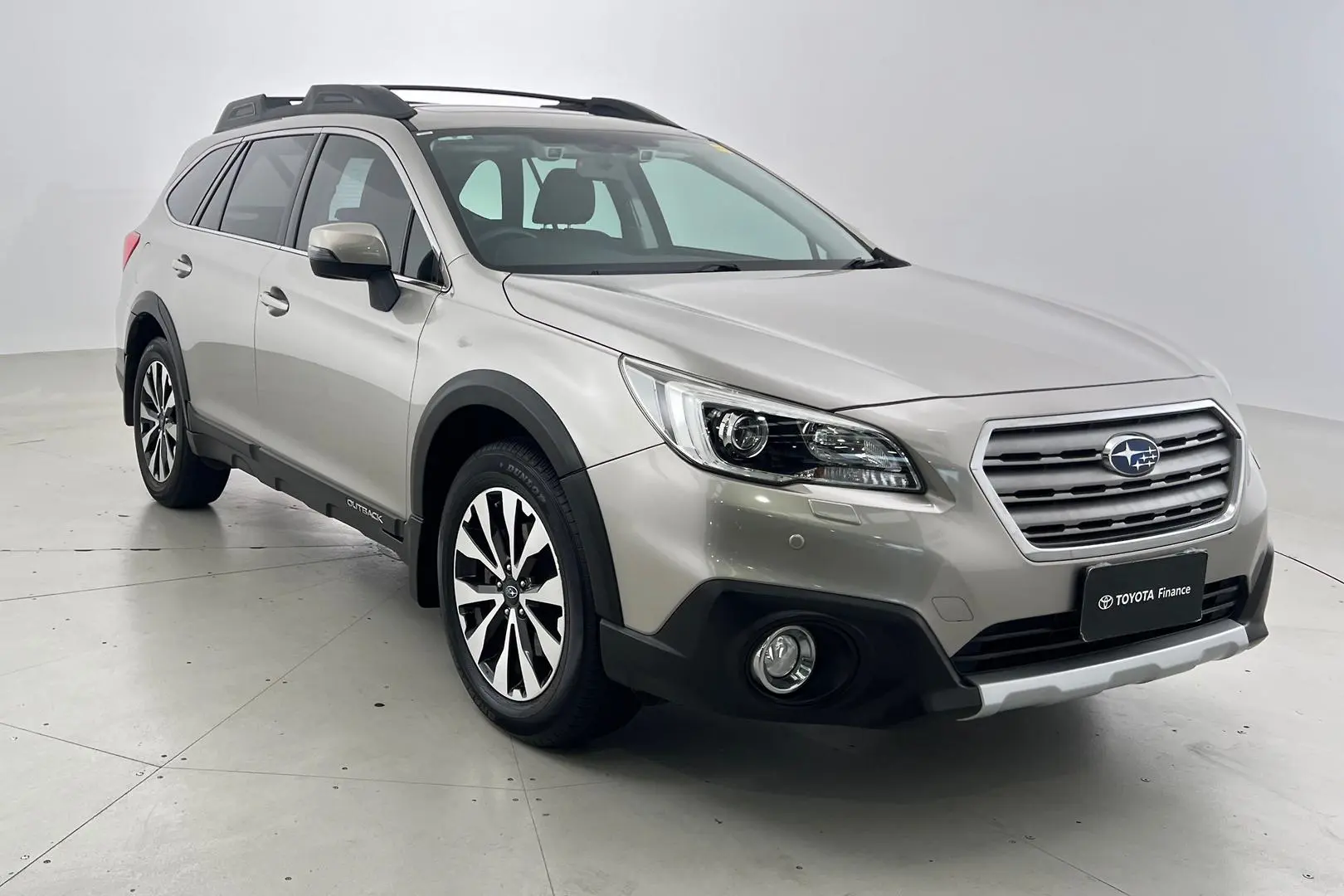 2015 Subaru Outback Gallery Image 1