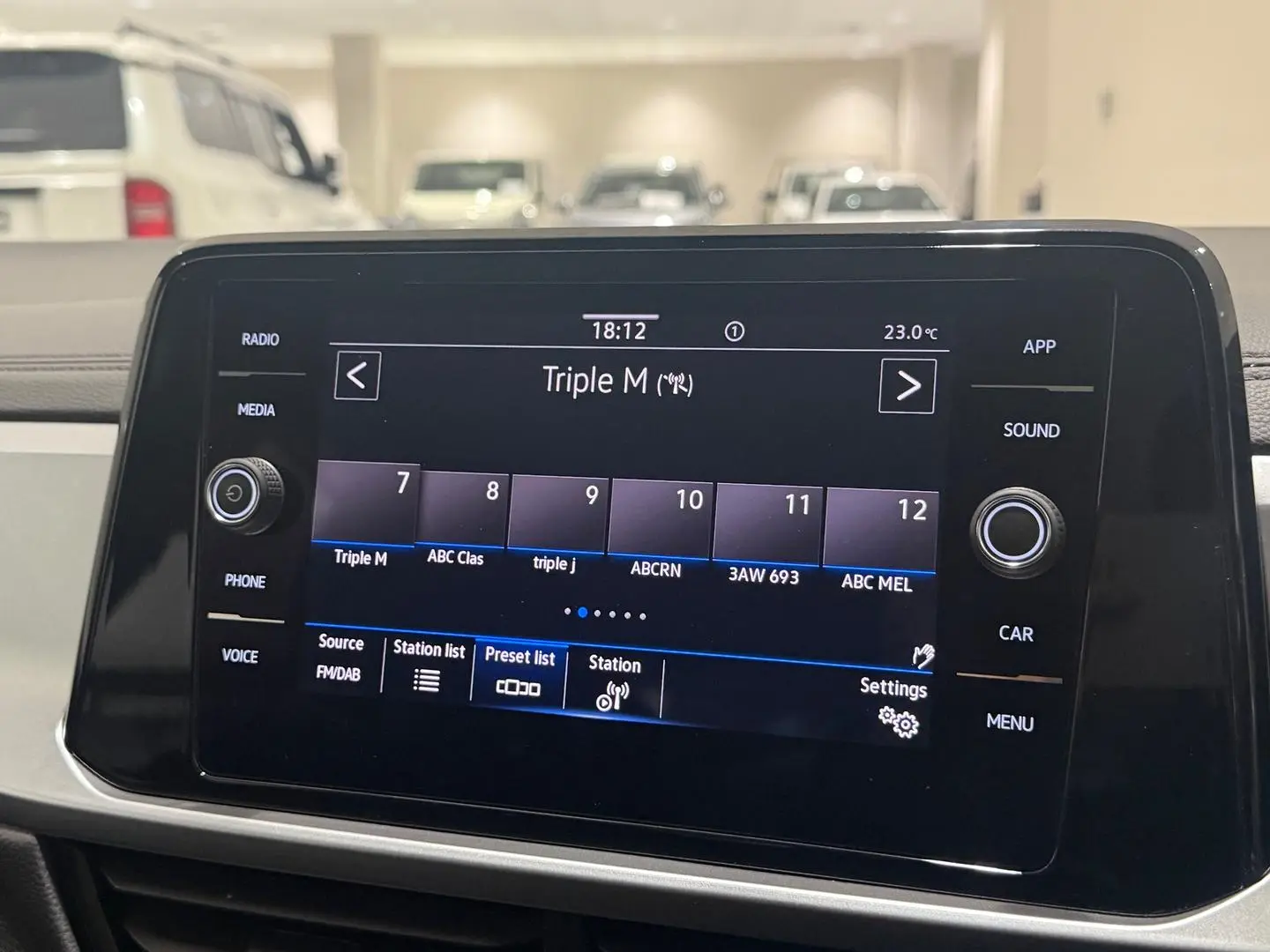 2023 Volkswagen T-Roc Gallery Image 17