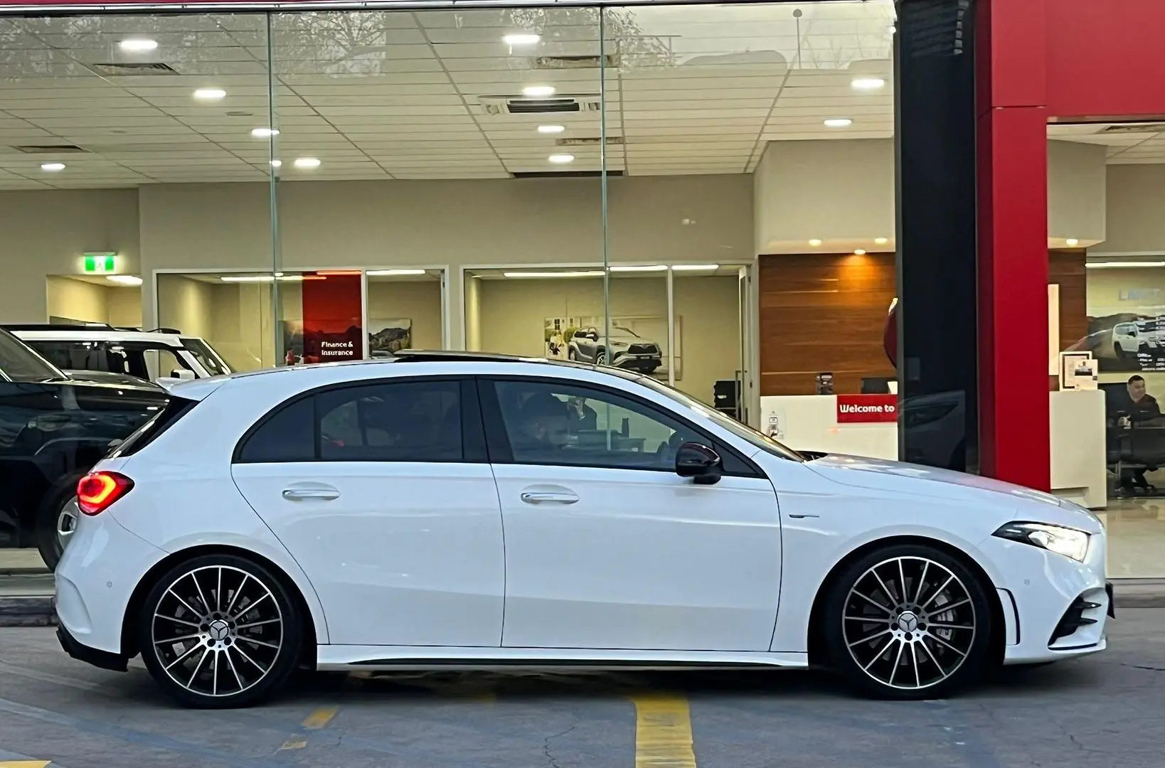 2020 Mercedes-Benz A-Class Gallery Image 2