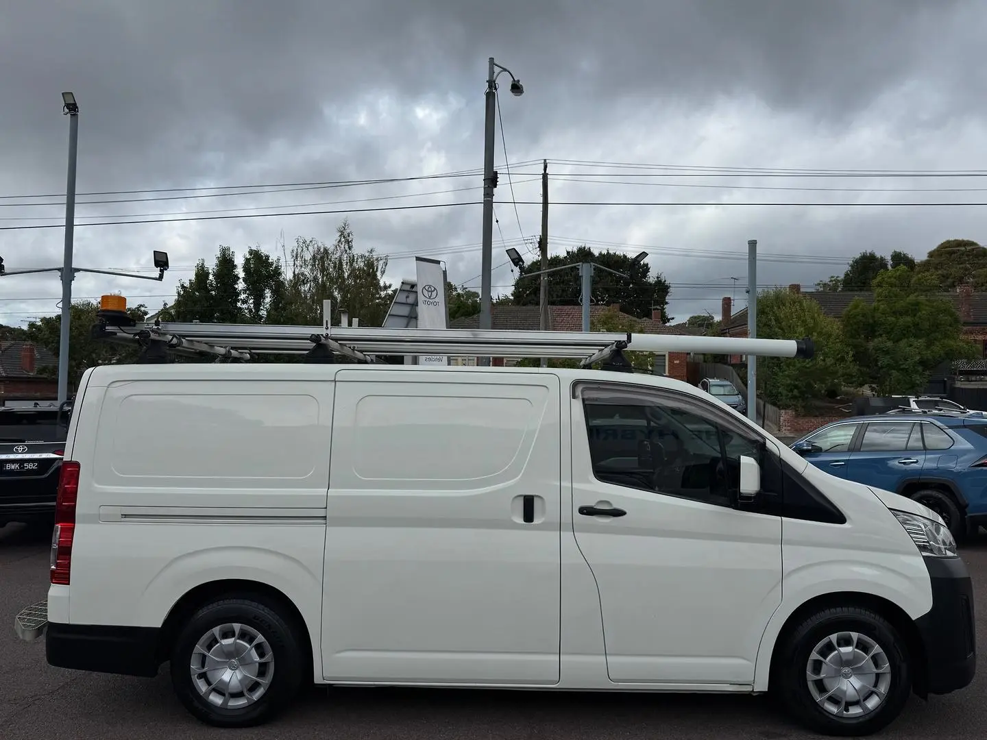 2019 Toyota Hiace Gallery Image 3